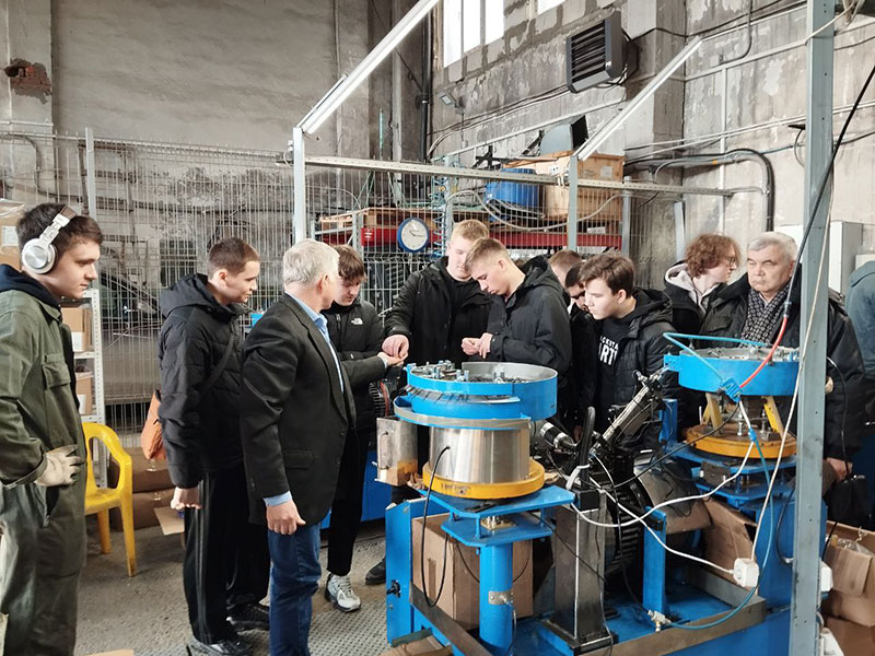 Студенты Чебоксарского электромеханического колледжа посетили производственную площадку Фиксит